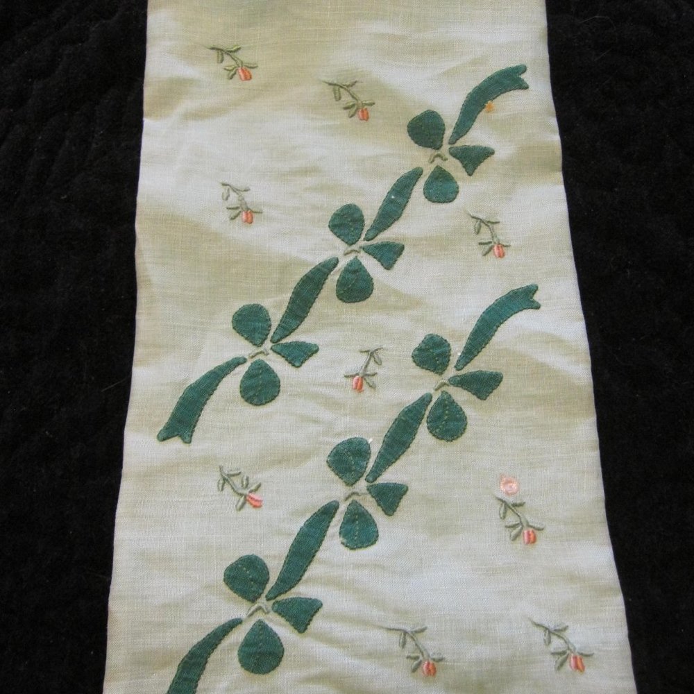 Vintage Green Applique Guest Towel